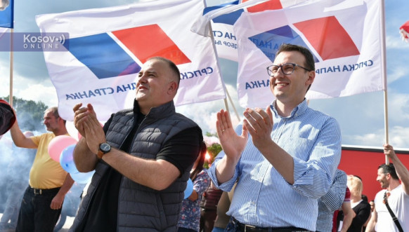 Petar Petković sa Srbima iz Leposavića i Severne Mitrovice