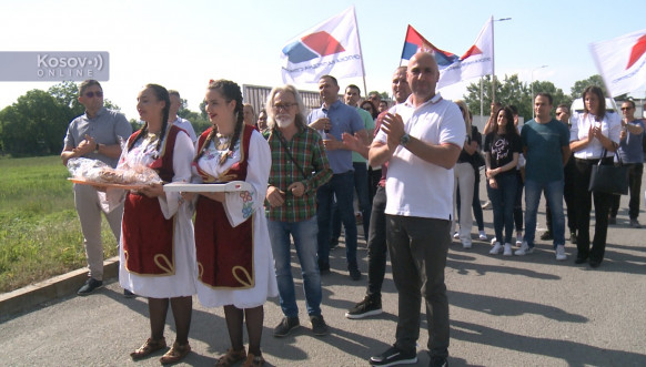 Srbi iz Leposavića i Severne Mitrovice stigli do Lajkovca Srbi iz Leposavića i Severne Mitrovice stigli do Lajkovca