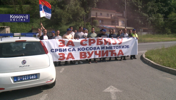 Srbi iz Leposavića i Severne Mitrovice stigli do Lajkovca Srbi iz Leposavića i Severne Mitrovice stigli do Lajkovca