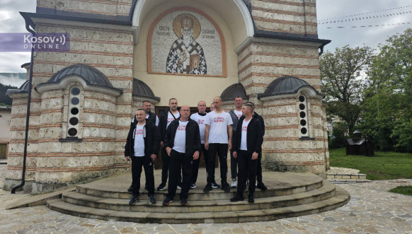 Srbi iz Leposavića peške krenuli za Beograd na Miting jedinstva