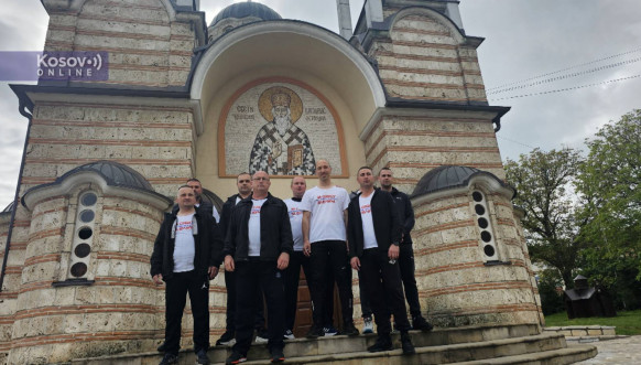 Srbi iz Leposavića peške krenuli za Beograd na Miting jedinstva