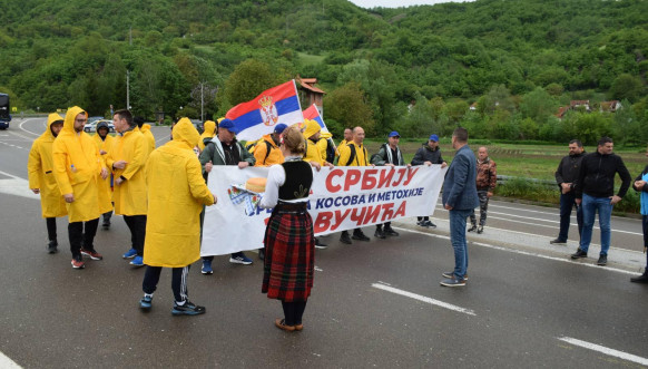 Srbi sa Kosova na putu za Beograd Srbi sa Kosova na putu za Beograd