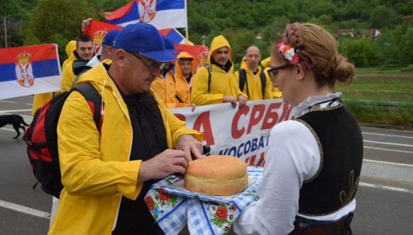 Srbi sa Kosova stigli do Raške Srbi sa Kosova stigli do Raške