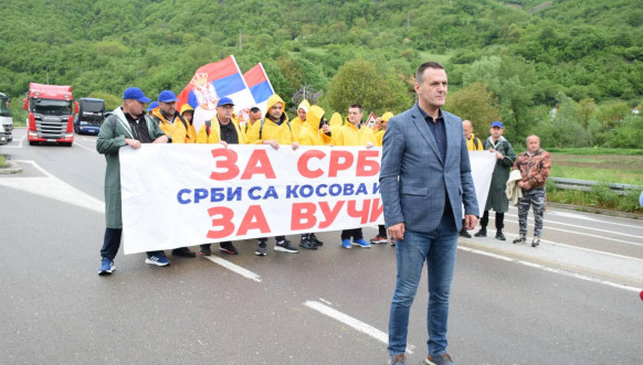 Srbi sa Kosova stigli do Raške na putu za Beograd Srbi sa Kosova stigli do Raške na putu za Beograd