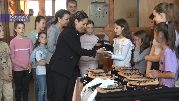 Štrpce KUD narodna nošnja Kancelarija za KiM