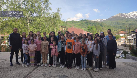 Štrpce KUD narodna nošnja Kancelarija za KiM