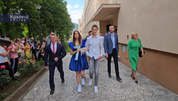Maturanti u Leposaviću Maturanti u Leposaviću