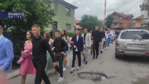 Maturanti u Zvečanu Maturanti u Zvečanu