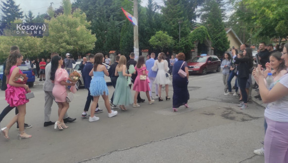 Maturanti u Zvečanu Maturanti u Zvečanu