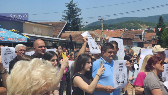 Protest Srba u Leposaviću Protest Srba u Leposaviću