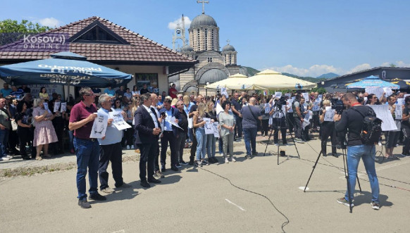 Protest Srba u Leposaviću Protest Srba u Leposaviću
