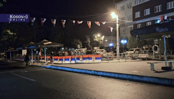 U Leposaviću Kfor uklonio bodljikavu žicu