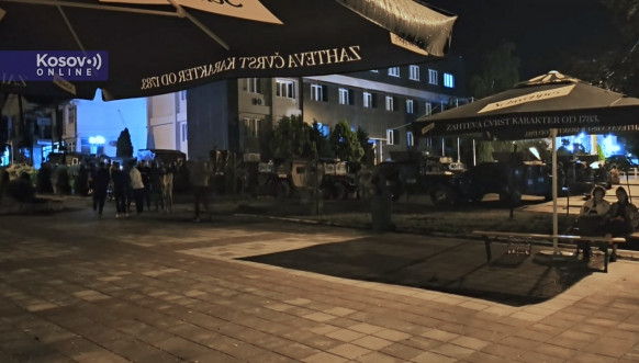 U Leposaviću Kfor uklonio bodljikavu žicu