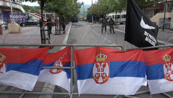 Zastava Srbije u Zvečanu