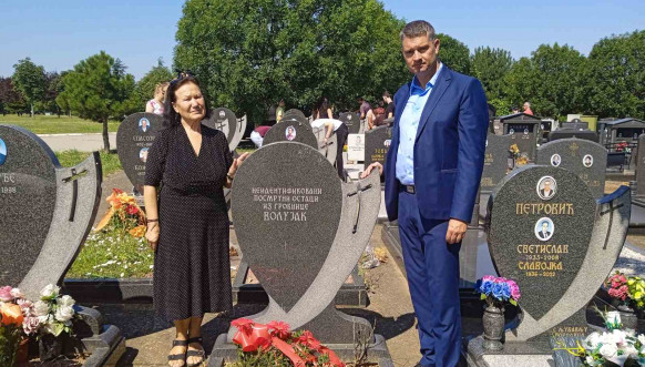 Spomenik nastradalima u Volujaku na Orlovači