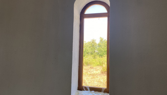 Oskrnavljena crkva Svetog Ilije u Varoš Selu kod Uroševca