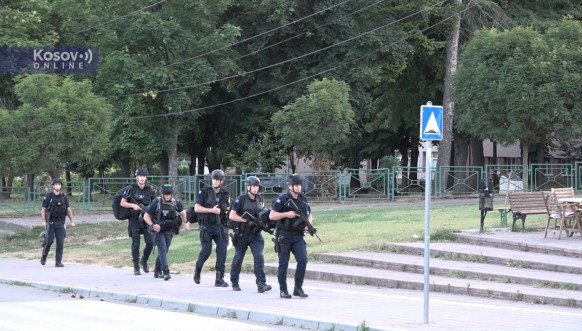 Smena specijalne policije u Leposaviću Smena specijalne policije u Leposaviću