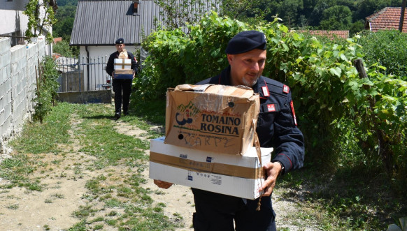 Donacija italijanske jedinice Kfora Crvenom krstu Štrpca