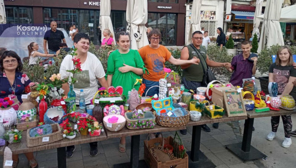 Severna Mitrovica: Humanitarni bazar za decu sa posebnim potrebama