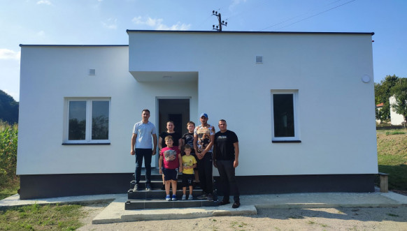 Nova kuća porodici Maksimović Nova kuća porodici Maksimović