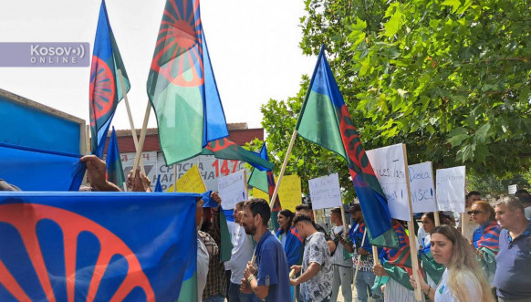Protest Roma u Gračanici 5