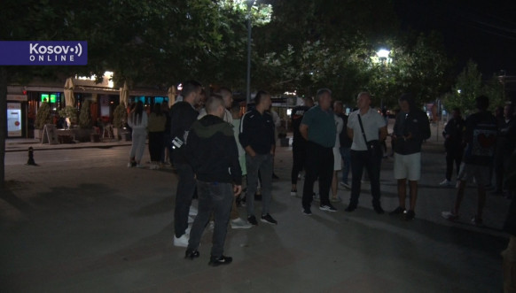 Građani ispred policijske stanice u Gračanici