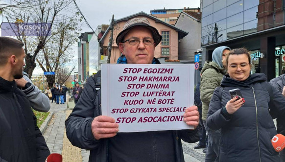 Veterani OVK protestuju u Prištini