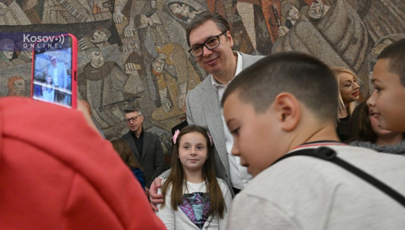 Vučić sa decom