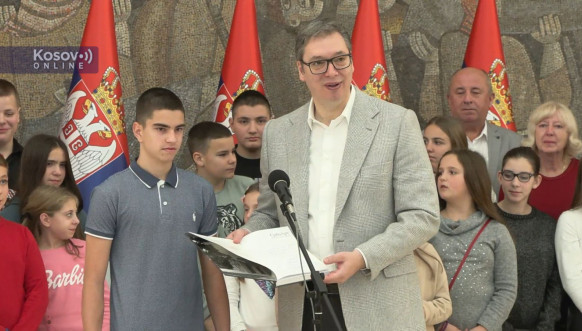 Vučić sa osnovcem
