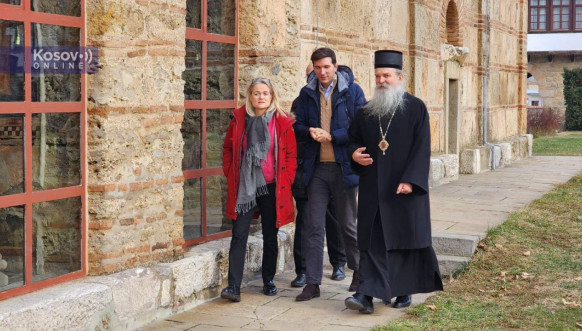 Fon Kramon u poseti manastiru Gračanica