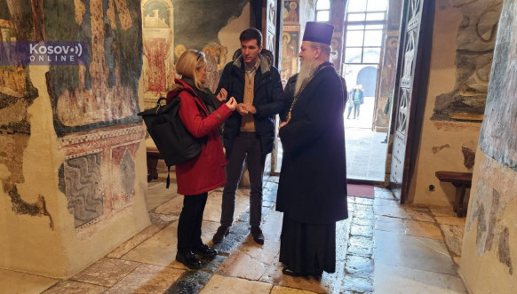 Fon Kramon u poseti manastiru Gračanica
