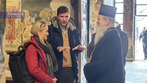Fon Kramon u poseti manastiru Gračanica