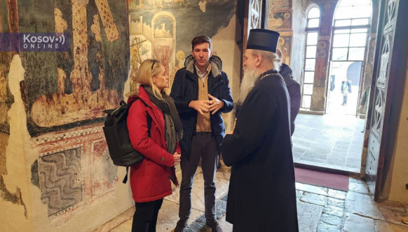 Fon Kramon u poseti manastiru Gračanica