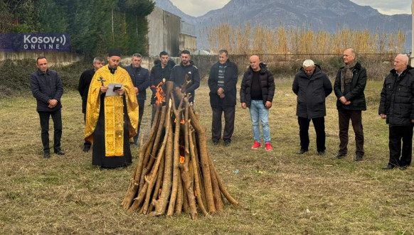 U selu Vraka nadomak Skadra paljenjem badnjaka obeležen Badnji dan