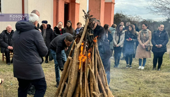 U selu Vraka nadomak Skadra paljenjem badnjaka obeležen Badnji dan