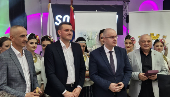 Na humanitarnoj manifestaciji u Smederevskoj Palanci prikupljeno milion dinara za KBC Kosovska Mitrovica Na humanitarnoj manifestaciji u Smederevskoj Palanci prikupljeno milion dinara za KBC Kosovska Mitrovica