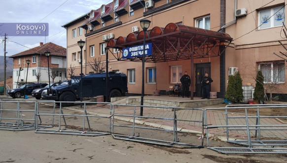 Zgrada Opštine Zvečan nakon povlačenja Kfora