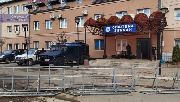 Zgrada Opštine Zvečan nakon povlačenja Kfora