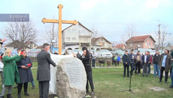 Otkrivanje spomenika žrtvama pogroma u Gračanici