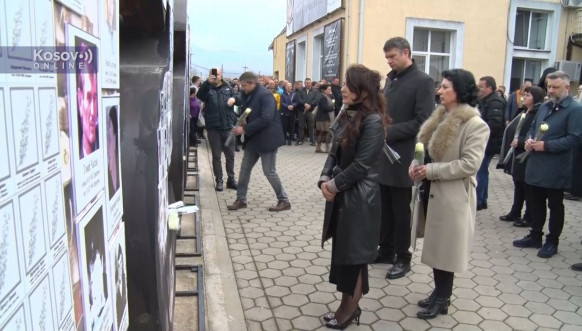 Otkrivanje spomenika žrtvama pogroma u Gračanici