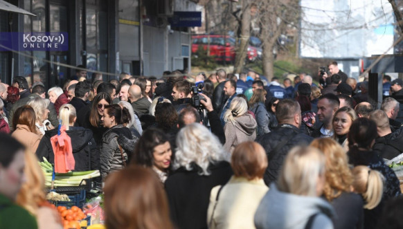 Radnici ispred Poste