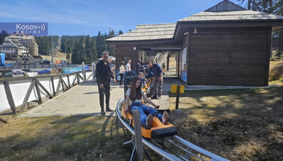 Mališani sa Kosova na Kopaoniku