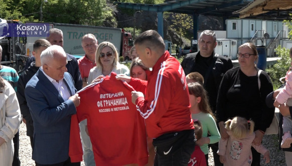 Arlov na Jarinju uručio stipendije deci sa Kosova