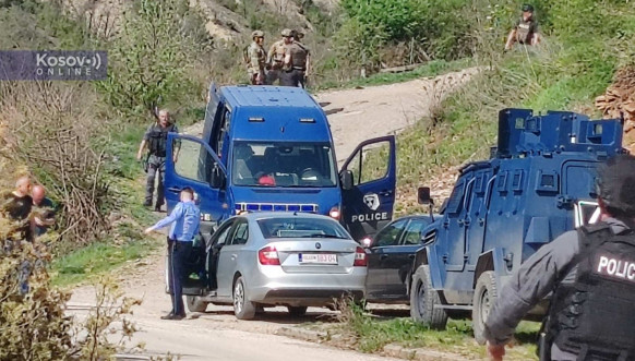 Kfor i Kosovska policija uklonili eksplozivnu napravu postavljenu ispod automobila u Leposaviću Kfor i Kosovska policija uklonili eksplozivnu napravu postavljenu ispod automobila u Leposaviću