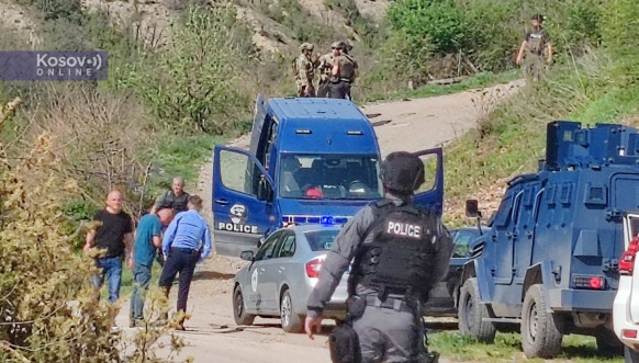 Kfor i Kosovska policija uklonili eksplozivnu napravu postavljenu ispod automobila u Leposaviću Kfor i Kosovska policija uklonili eksplozivnu napravu postavljenu ispod automobila u Leposaviću