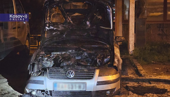 Zapaljen automobil u Leposaviću
