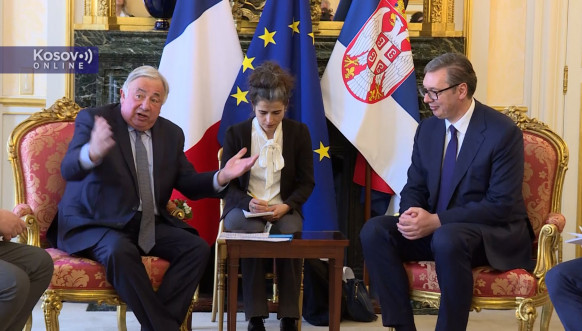 Aleksandar Vučić sa Žerarom Laršeom Aleksandar Vučić sa Žerarom Laršeom