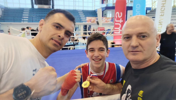 Za kik-boks klub "028" na prvenstvu Srbije u olimpijskom boksu pet medalja Za kik-boks klub "028" na prvenstvu Srbije u olimpijskom boksu pet medalja