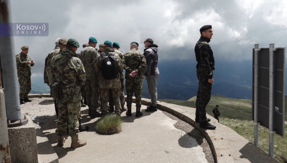 Sastanak načelnika Generalštaba Mojsilovića I komandanta Kfora Ulutaša Sastanak načelnika Generalštaba Mojsilovića I komandanta Kfora Ulutaša