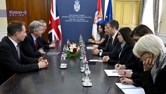 Sastanak Đurića sa britanskim ambasadorom Fergusonom Sastanak Đurića sa britanskim ambasadorom Fergusonom